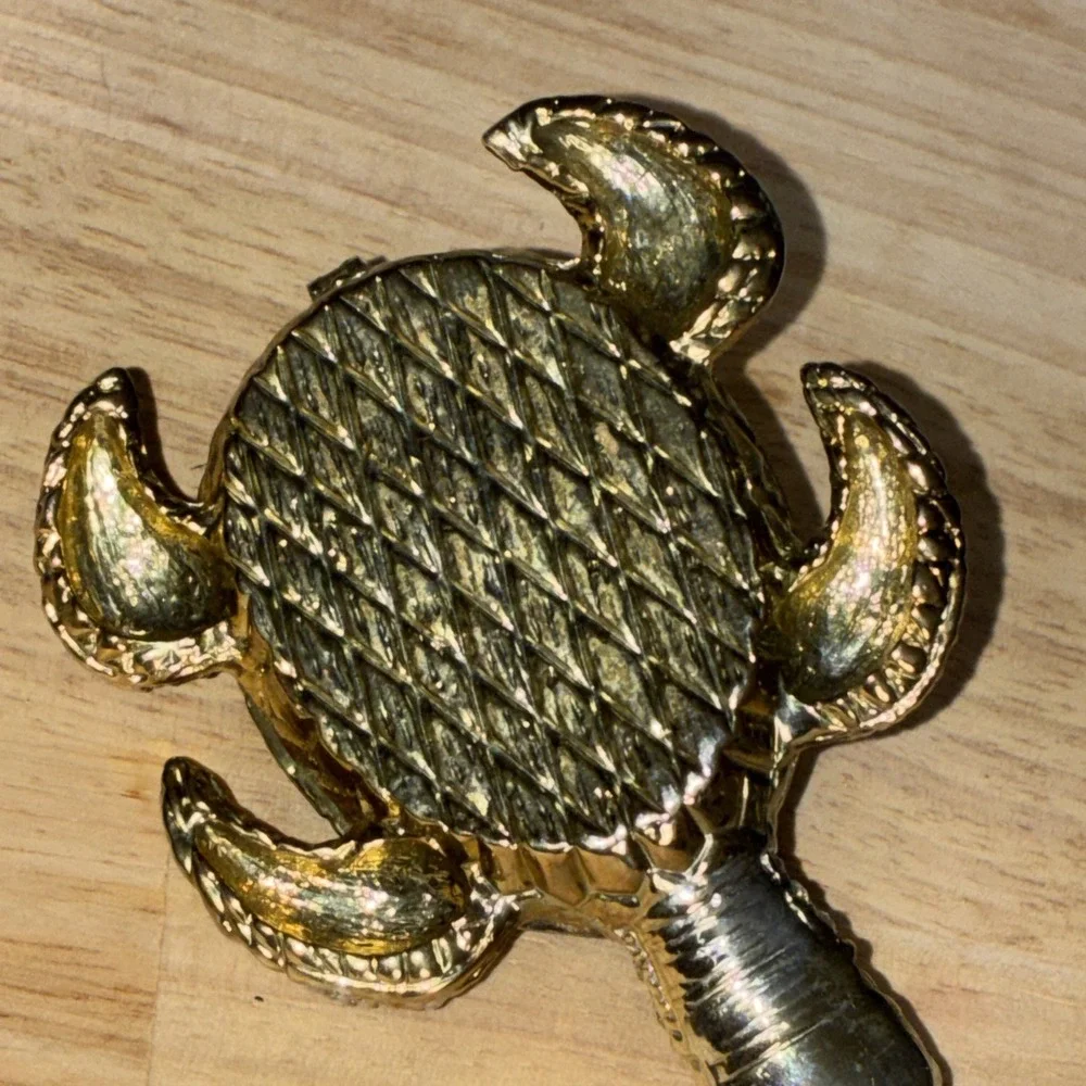 Brass Sea Turtle Trinket Box with Rhinestones Magnet Closure - Picture 10 of 12